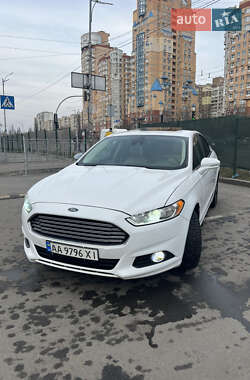 Седан Ford Fusion 2013 в 