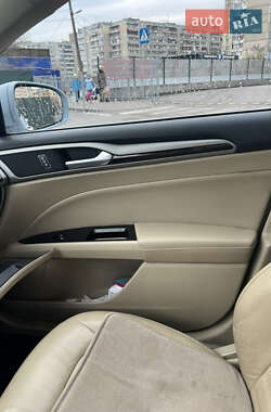 Седан Ford Fusion 2013 в 