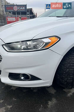 Седан Ford Fusion 2013 в 