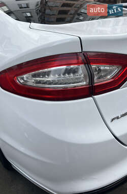 Седан Ford Fusion 2013 в 