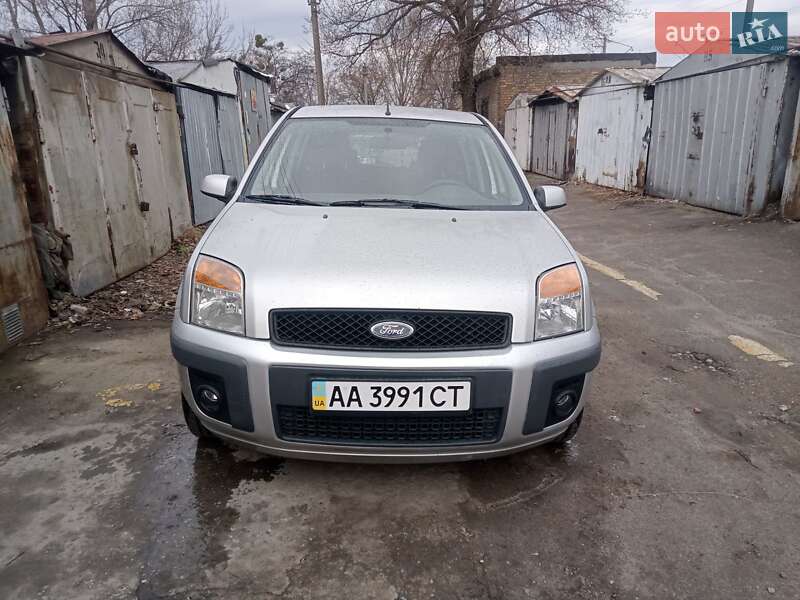 Хэтчбек Ford Fusion 2007 в Киеве