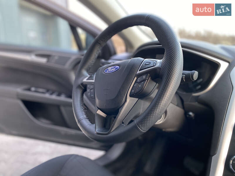 Седан Ford Fusion 2015 в Тернополе