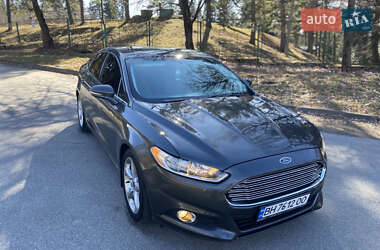 Седан Ford Fusion 2015 в 