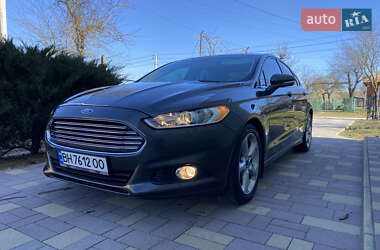 Седан Ford Fusion 2015 в 