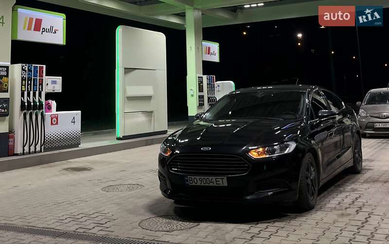 Седан Ford Fusion 2015 в 