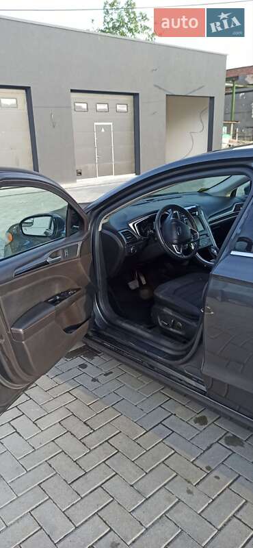 Седан Ford Fusion 2015 в Ужгороде
