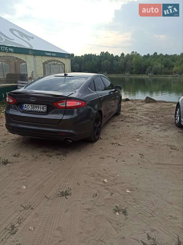 Седан Ford Fusion 2015 в Ужгороде