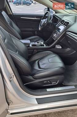 Седан Ford Fusion 2017 в 