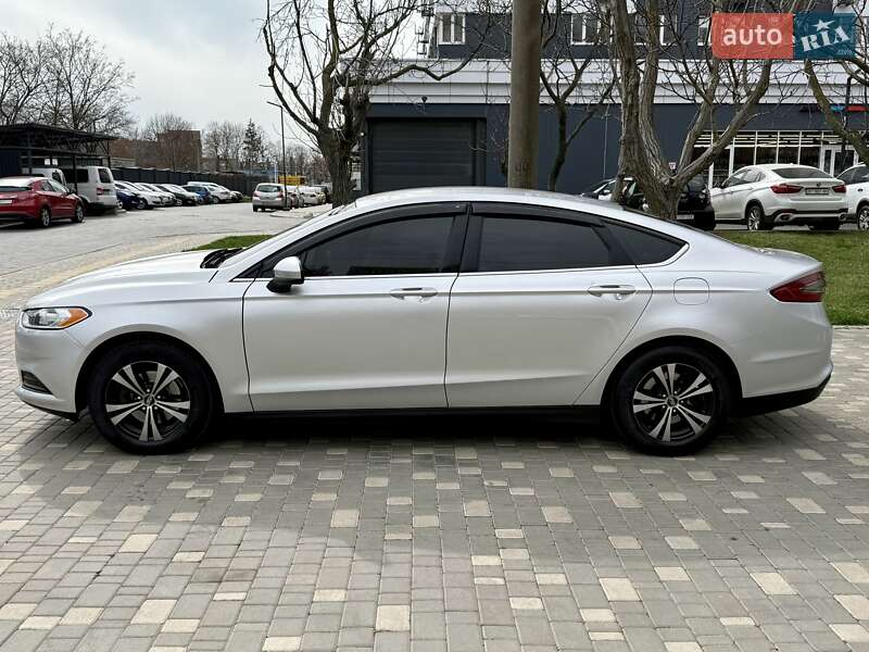 Седан Ford Fusion 2013 в Одесі