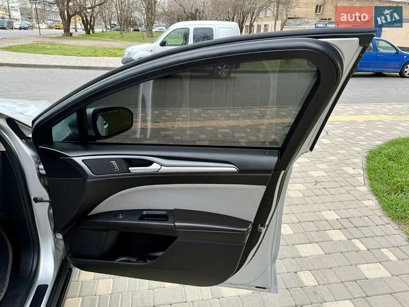 Седан Ford Fusion 2013 в Одесі