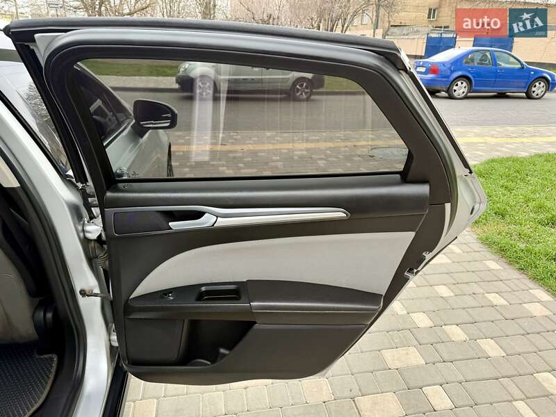 Седан Ford Fusion 2013 в Одесі