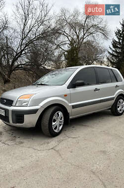 Хэтчбек Ford Fusion 2005 в 