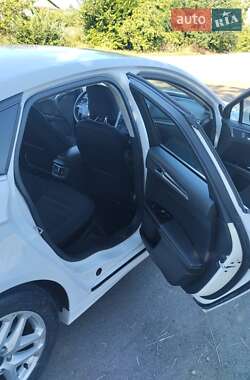 Седан Ford Fusion 2013 в 