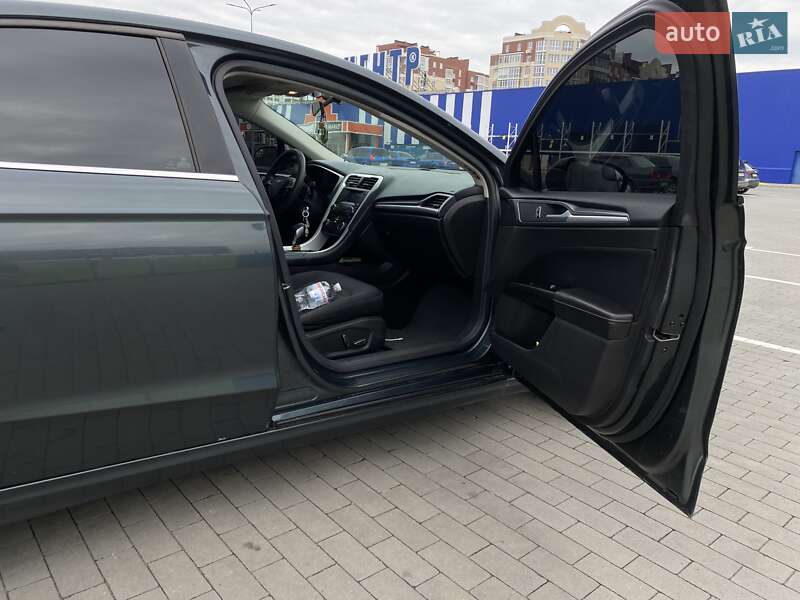 Седан Ford Fusion 2014 в Умани