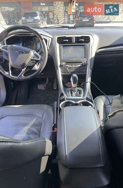 Седан Ford Fusion 2015 в 