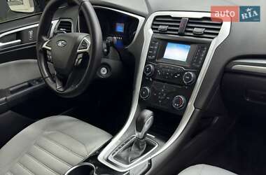 Седан Ford Fusion 2014 в 