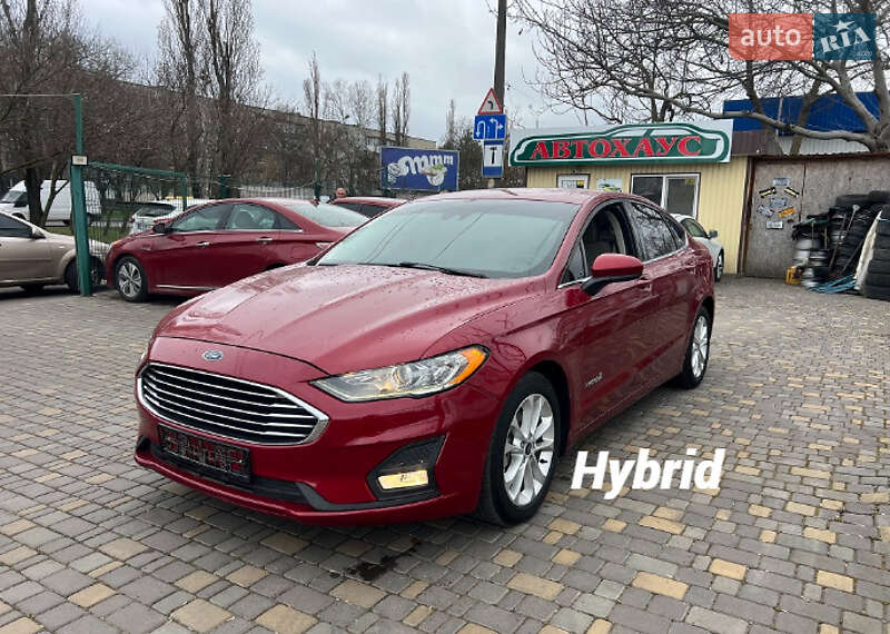 Седан Ford Fusion 2019 в 