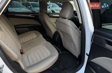 Седан Ford Fusion 2019 в 