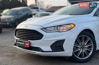 Седан Ford Fusion 2019 в 