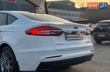 Седан Ford Fusion 2019 в 