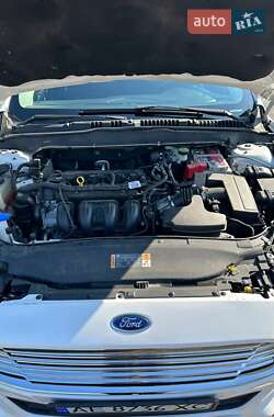 Седан Ford Fusion 2013 в 