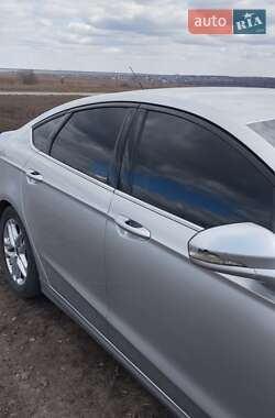 Седан Ford Fusion 2016 в 
