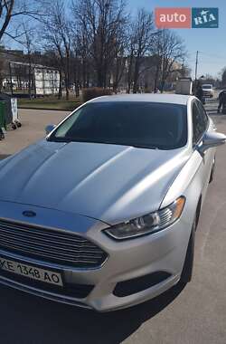 Седан Ford Fusion 2016 в 