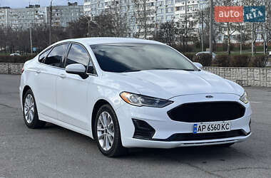 Седан Ford Fusion 2019 в 