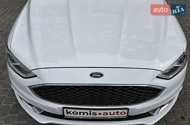 Седан Ford Fusion 2017 в 