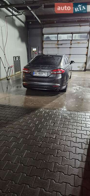 Седан Ford Fusion 2016 в Львові