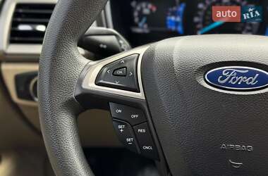 Седан Ford Fusion 2015 в 