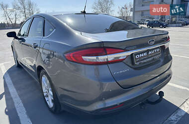 Седан Ford Fusion 2018 в 