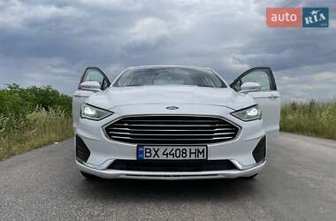 Седан Ford Fusion 2019 в 