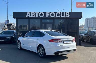 Седан Ford Fusion 2017 в 