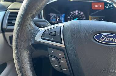 Седан Ford Fusion 2017 в 