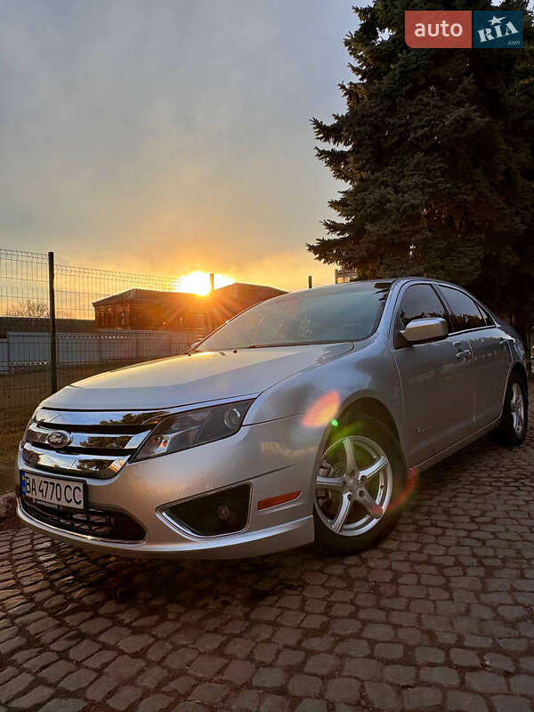 Седан Ford Fusion 2012 в 