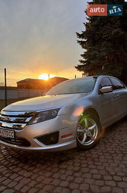 Седан Ford Fusion 2012 в 