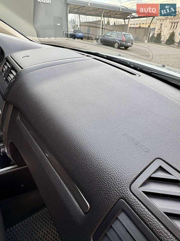 Седан Ford Fusion 2012 в Кропивницком