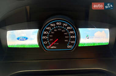 Седан Ford Fusion 2012 в 
