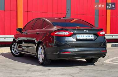 Седан Ford Fusion 2013 в 