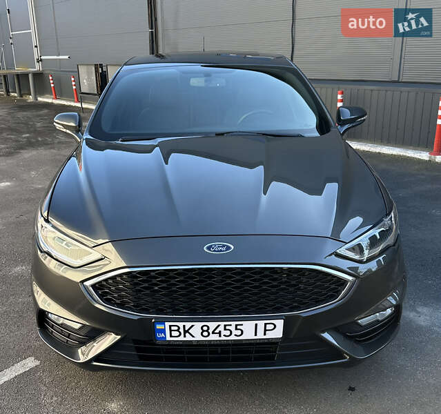 Седан Ford Fusion 2017 в Сарнах