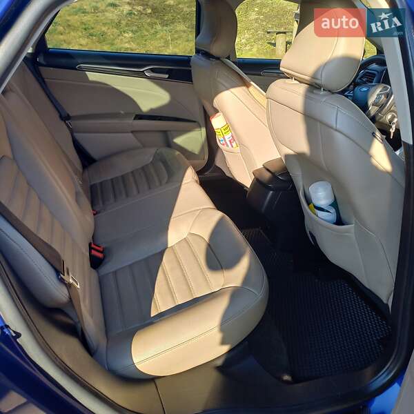 Седан Ford Fusion 2016 в Львові