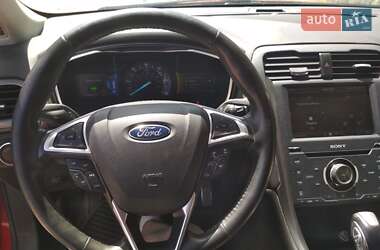 Седан Ford Fusion 2013 в 