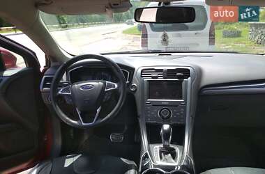 Седан Ford Fusion 2013 в 