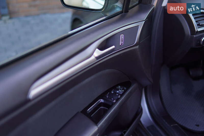 Седан Ford Fusion 2013 в Луцке