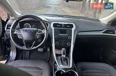 Седан Ford Fusion 2013 в 