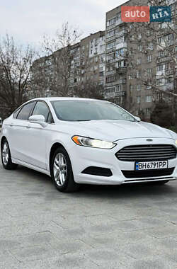 Седан Ford Fusion 2013 в 