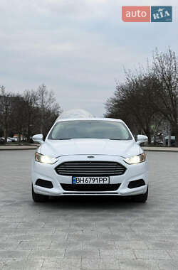 Седан Ford Fusion 2013 в 