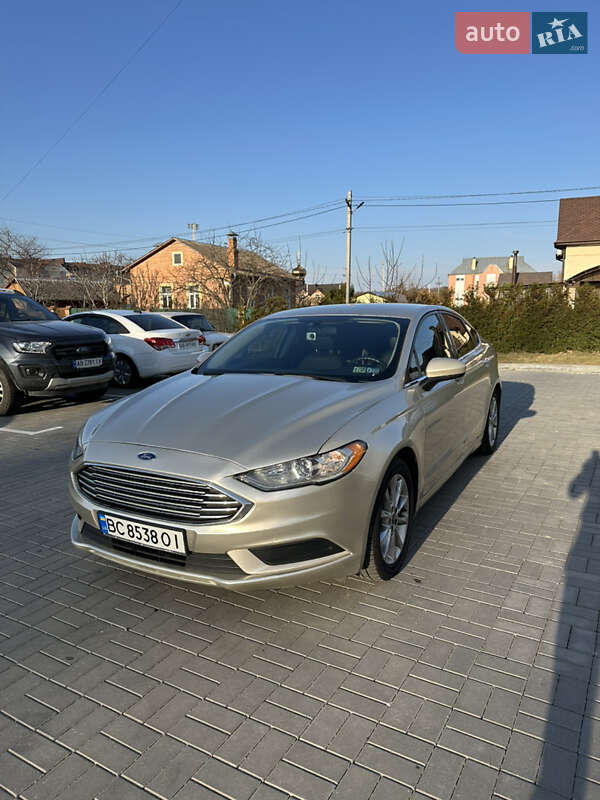 Седан Ford Fusion 2016 в 