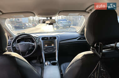 Седан Ford Fusion 2016 в 